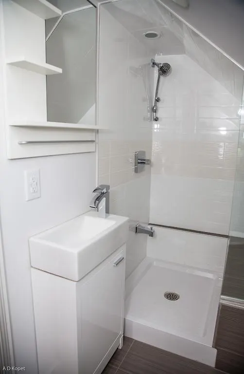 The Avalon Tourist Suites